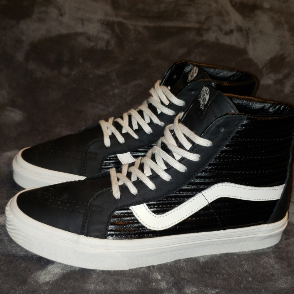 Van's Mens Sk8 Hi black leather HighTop Sneaker